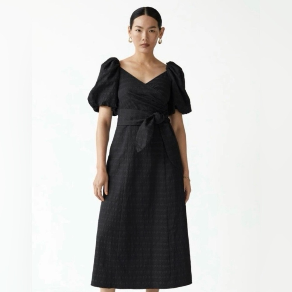 & Other Stories Black
Midi Dress Size 12
